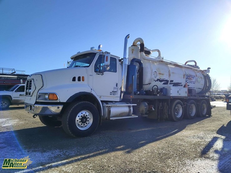 2005-sterling-lt9500-image-1