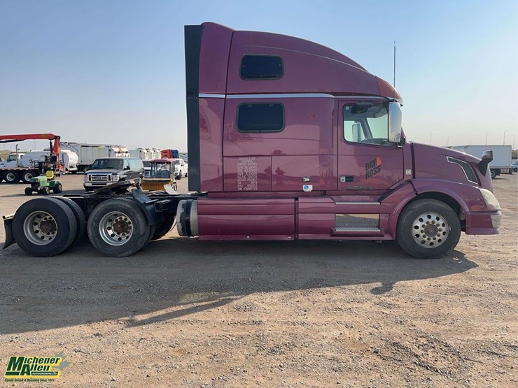 2012-volvo-vnl-t/a-sleeper-tractor-image-7