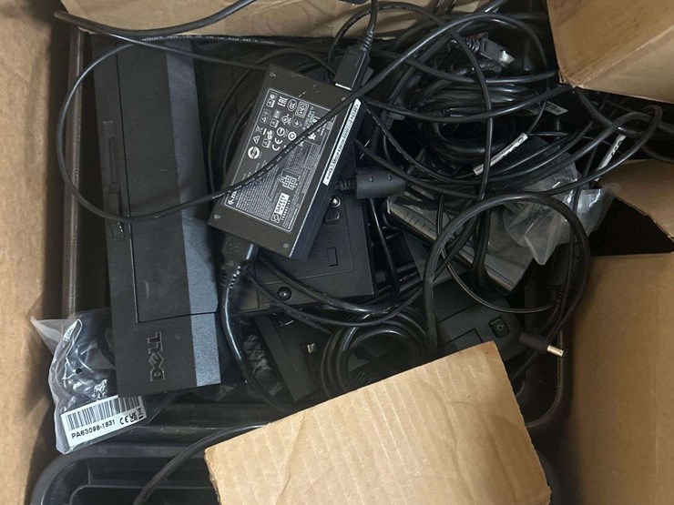 miscellaneous-cords-and-small-tech-items-image-4