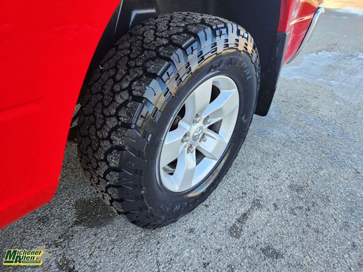 2015-dodge-1500-image-13