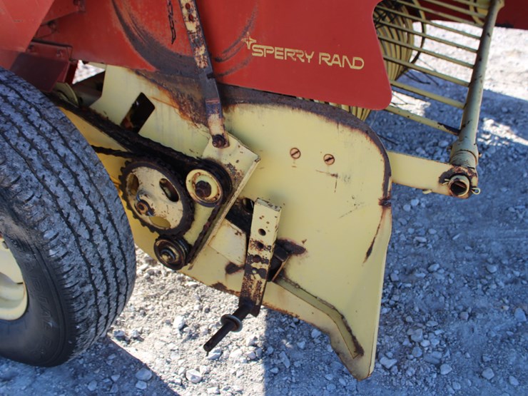 new-holland-273-image-40