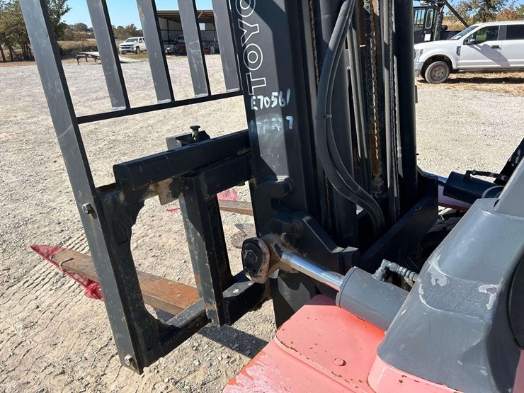 toyota-7fdku40-7,350lb-forklift-image-12