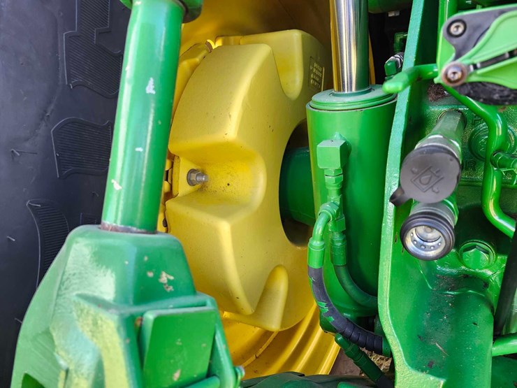 2012-john-deere-8285r-image-8