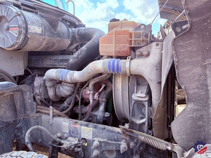 2019-mack-granite-gr64f-image-36