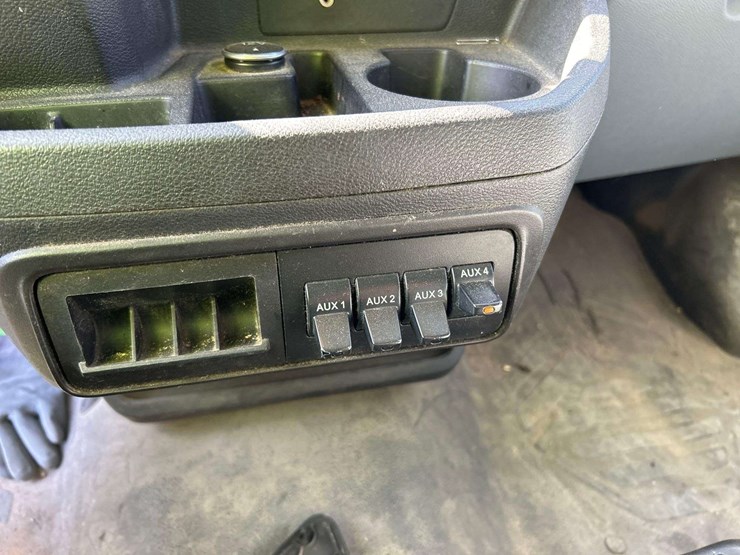 2017-ford-transit-350-passenger-van-image-18