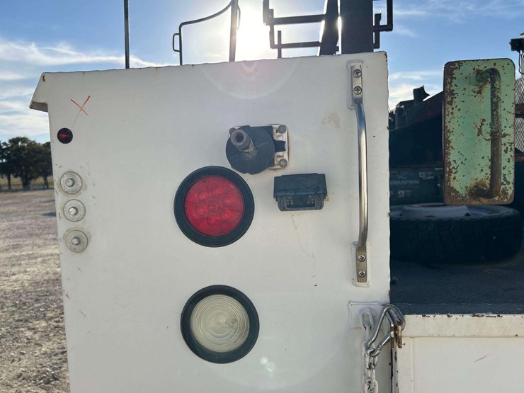 2017-ford-f550-image-26