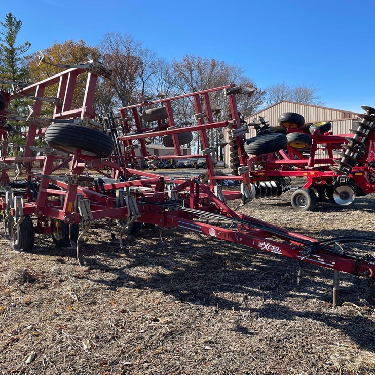 Wil-Rich field cultivator