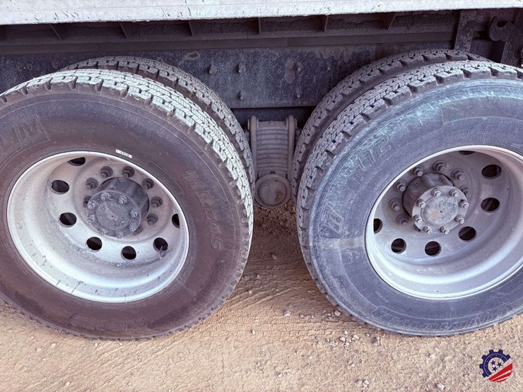 2019-mack-granite-gr64f-image-20