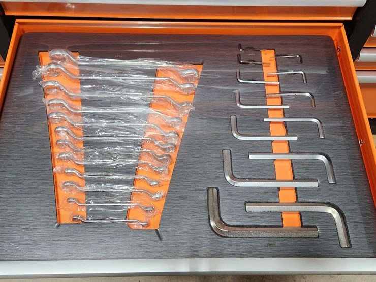 wheeled-tool-cabinet,-16-drawers,-492pc-tools-(orange-&-black)-image-5