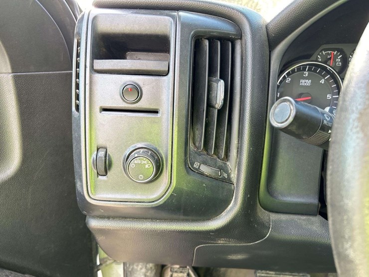 2017-chevrolet-silverado-1500-image-16