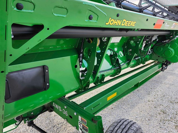 2024-john-deere-35-image-3