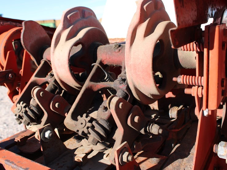 new-holland-273-image-31