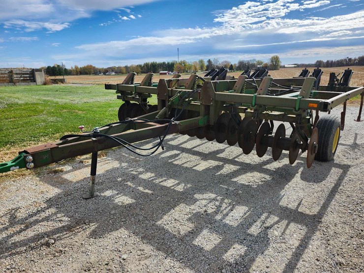 john-deere-712-image-1