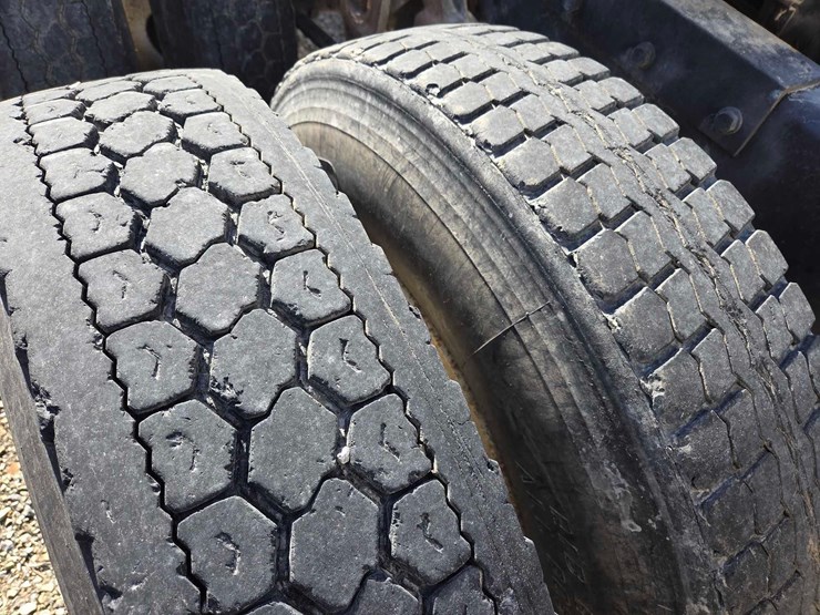 1994-freightliner-semi-image-24