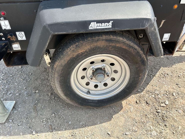 2019-allmand-bros-night-lite-v-series-image-14