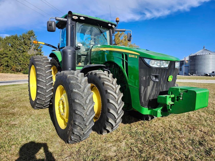 2012-john-deere-8285r-image-19