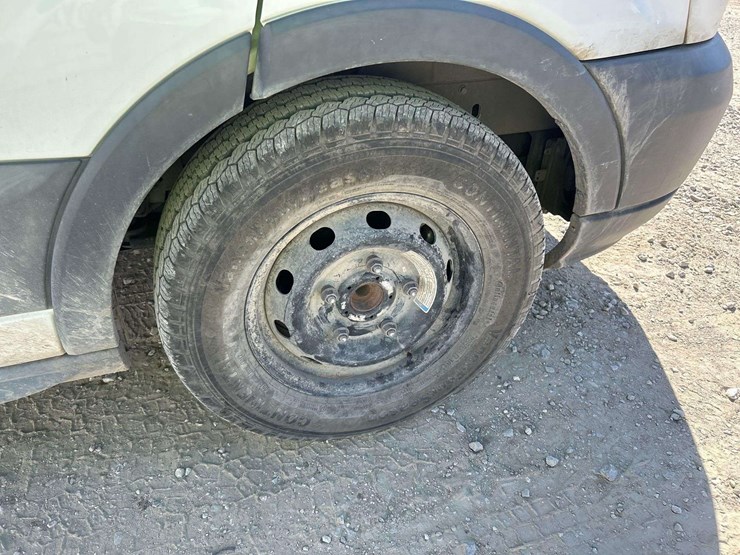 2017-ford-transit-350-passenger-van-image-27