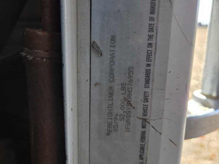 1994-freightliner-semi-image-45