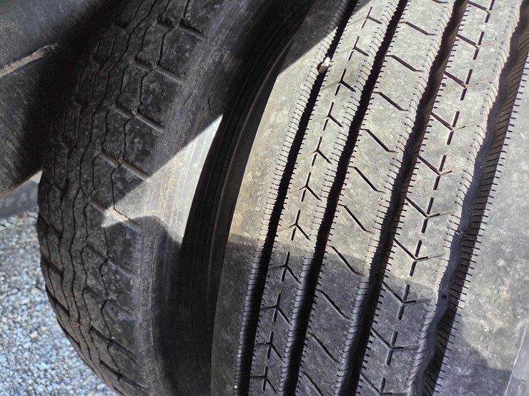 lime-city-hopper-bottom-trailer-image-21