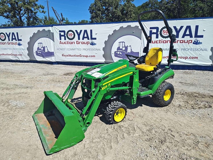 2019-john-deere-1025r-image-1