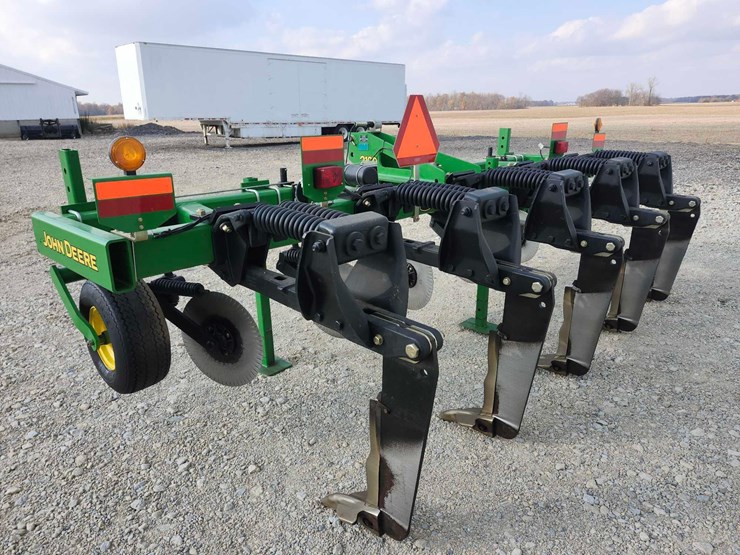 john-deere-2100-image-6