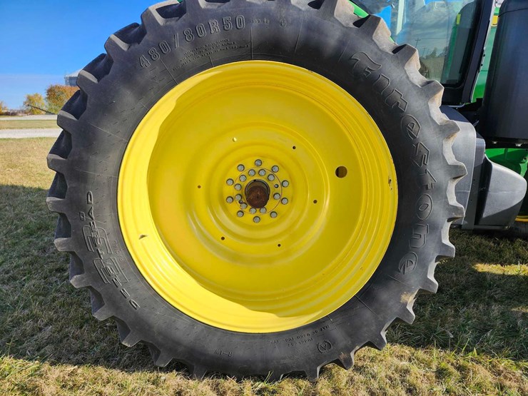 2012-john-deere-8285r-image-15