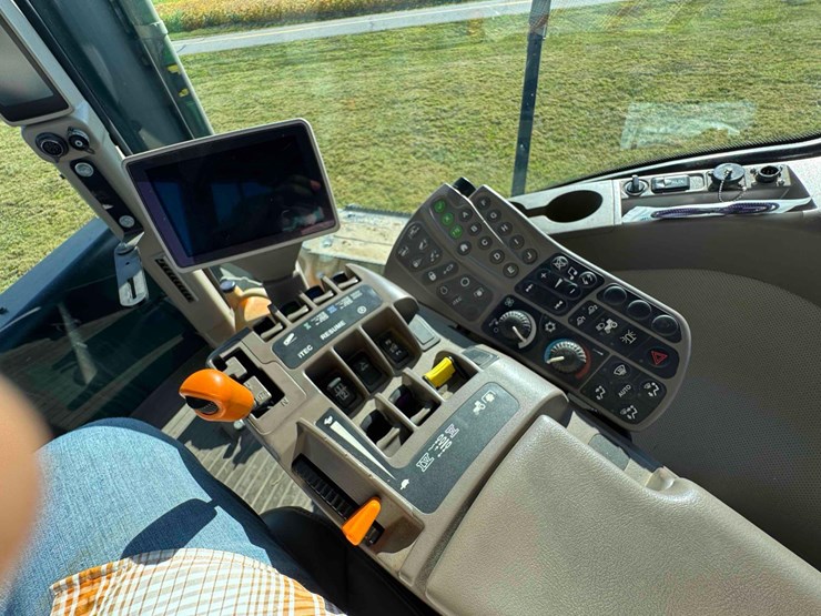 2012-john-deere-9360r-image-33