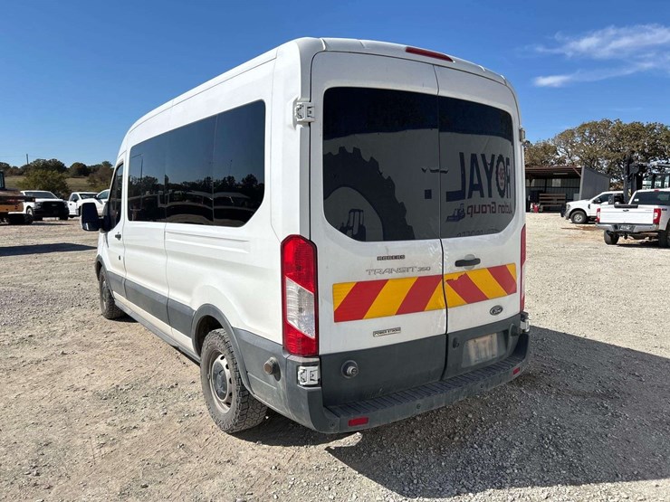 2017-ford-transit-350-passenger-van-image-3
