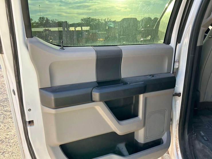 2020-ford-f250-image-18