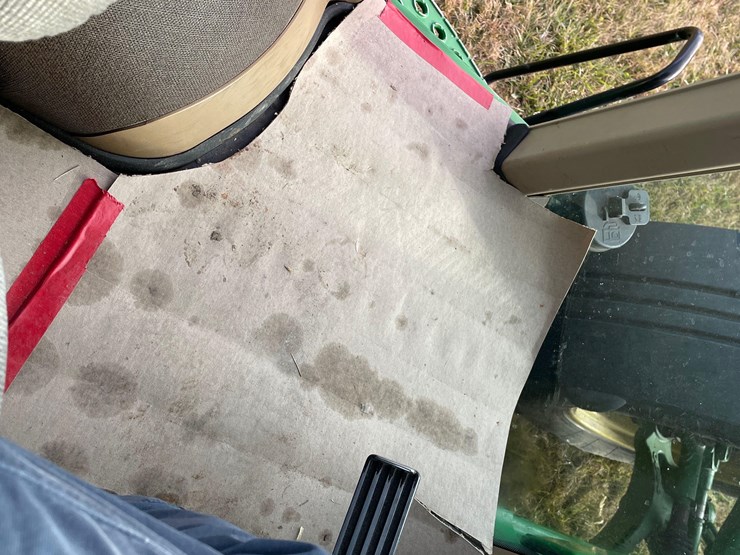 2005-john-deere-8420-image-21