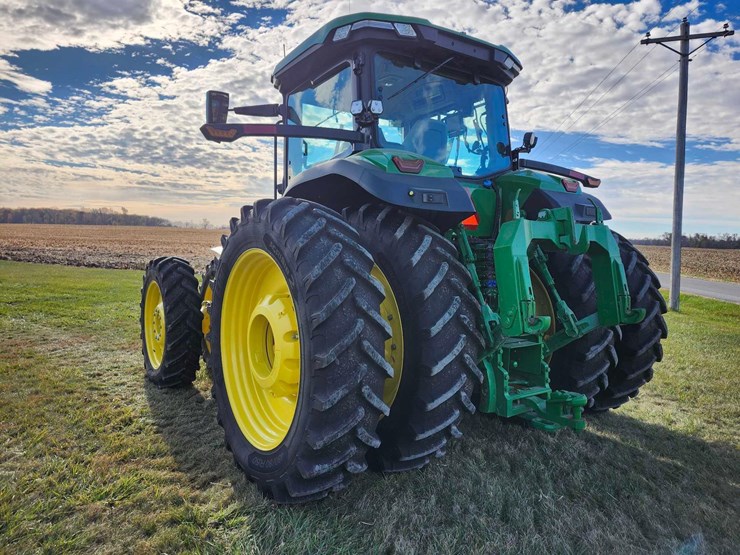 2022-john-deere-8r-310-image-9