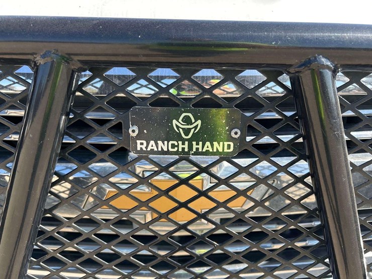 2017-chevrolet-silverado-2500-image-24