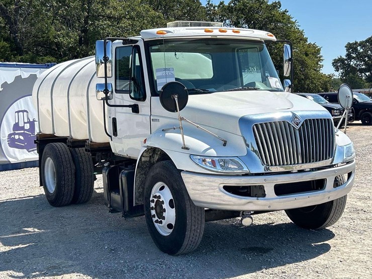 2010-international-durastar-4300-image-4