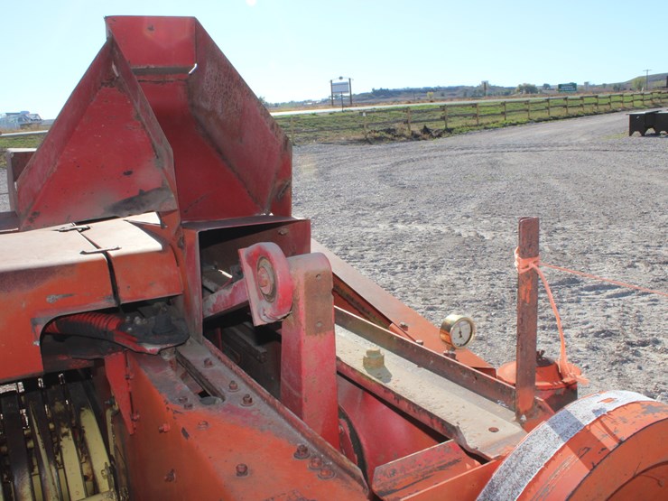 new-holland-273-image-45