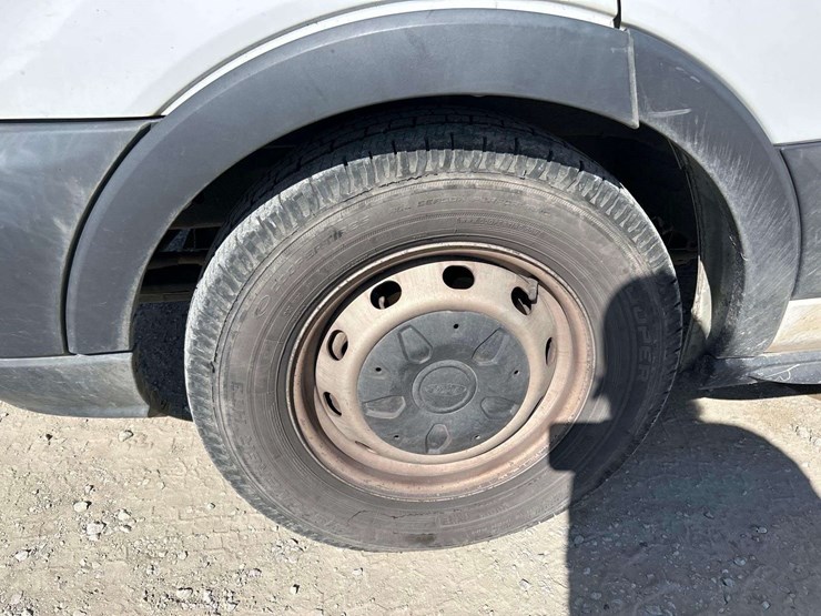 2017-ford-transit-350-passenger-van-image-25