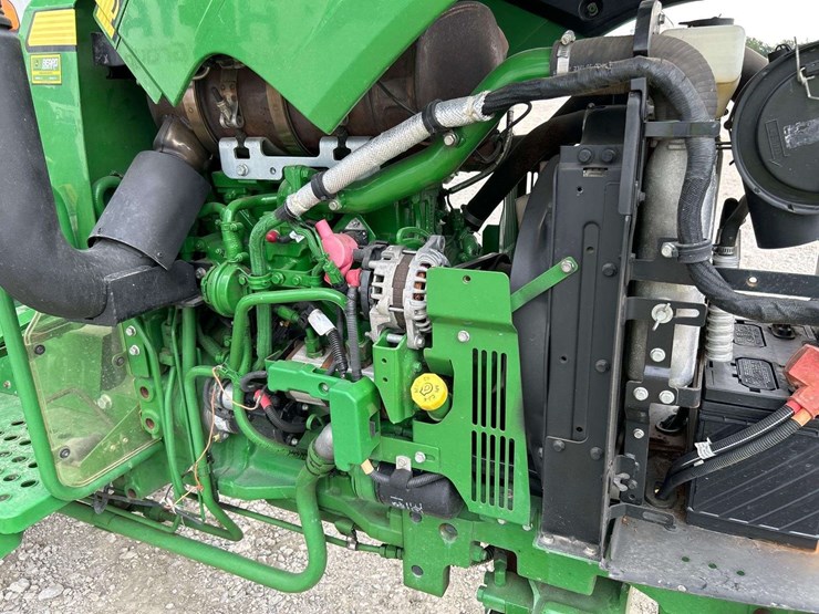 2016-john-deere-5055e-image-9