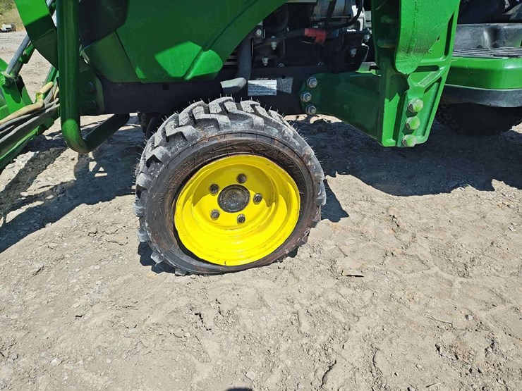 2019-john-deere-1025r-image-23