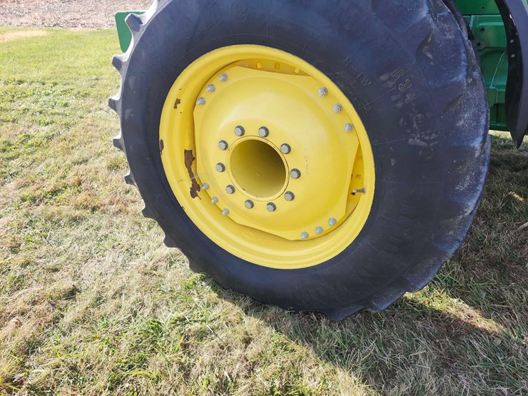 2012-john-deere-8285r-image-5