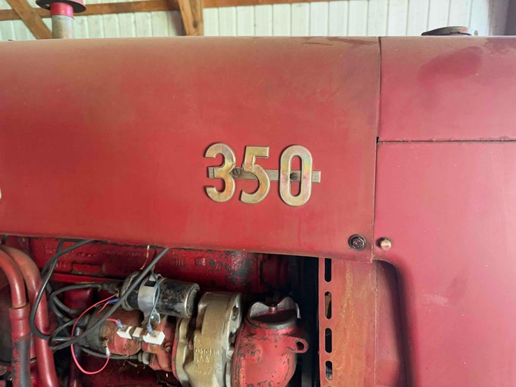 case-ih-350-image-3