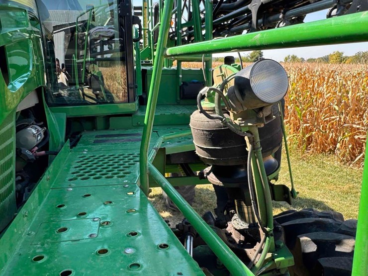 2011-john-deere-4730-image-29