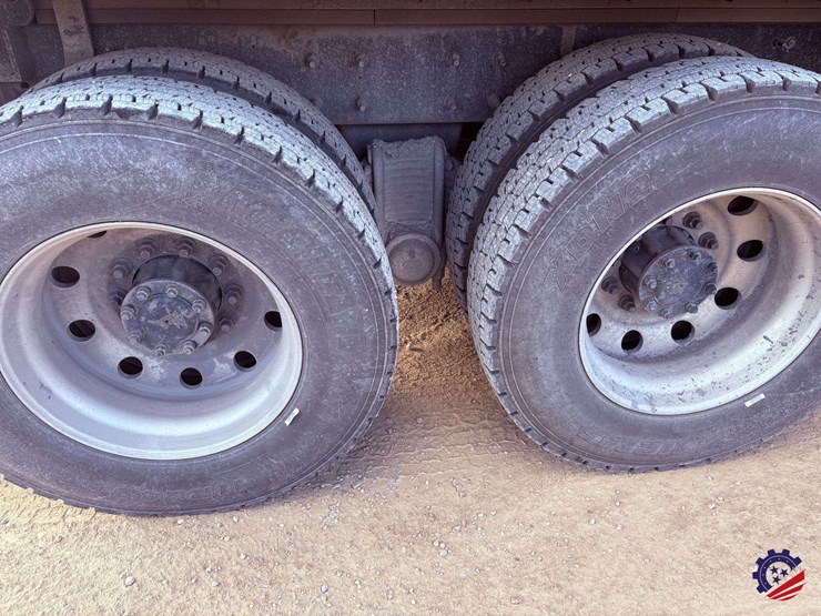 2019-mack-granite-gr64f-image-25