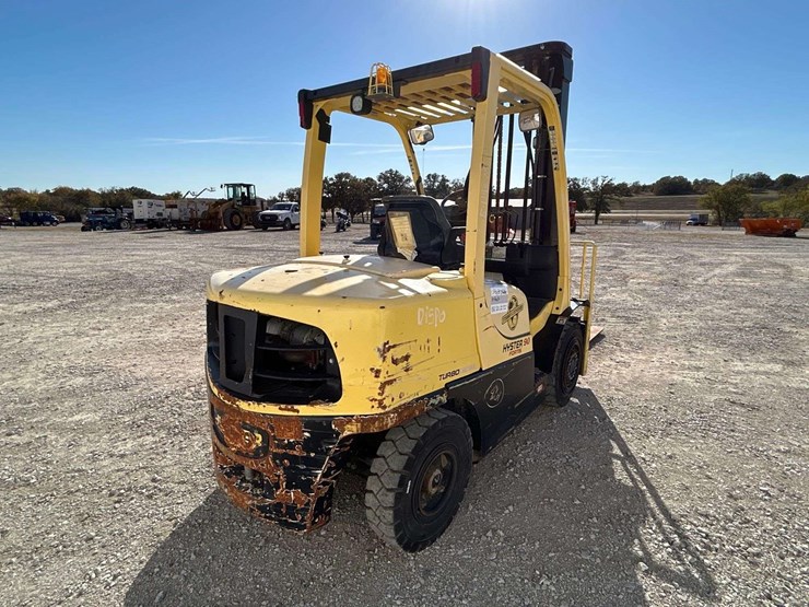 hyster-h90ft-8,000lb-diesel-forklift-image-3