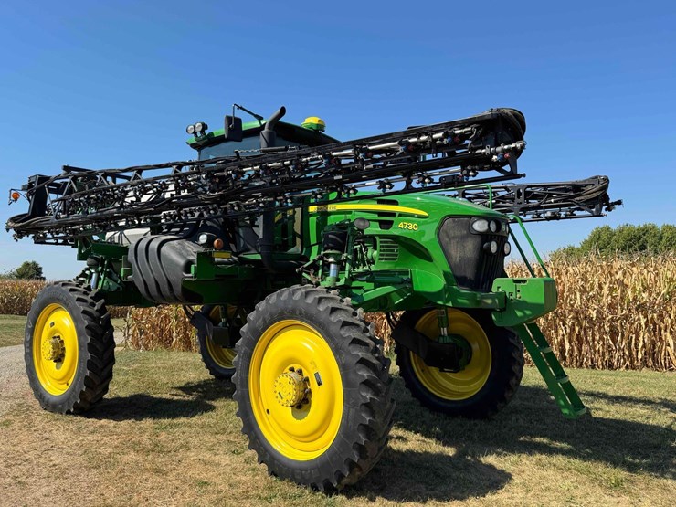 2011-john-deere-4730-image-3