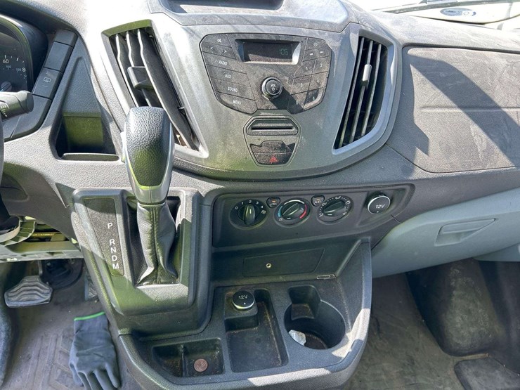 2017-ford-transit-350-passenger-van-image-17