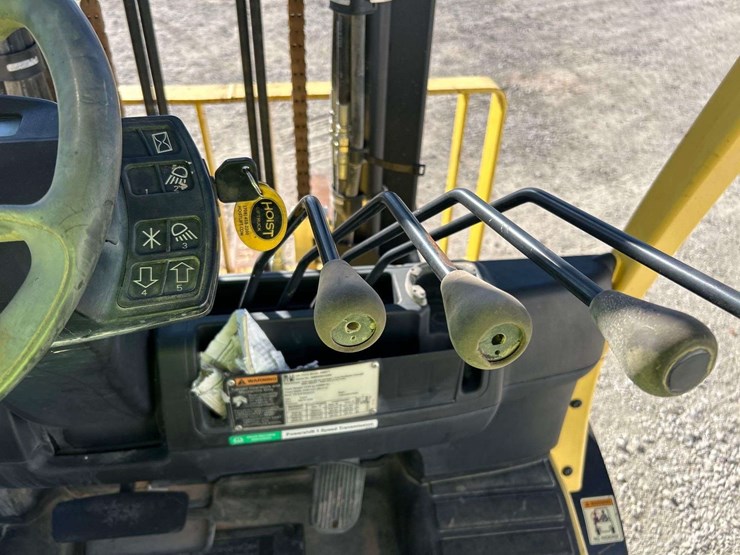 hyster-h90ft-8,000lb-diesel-forklift-image-12