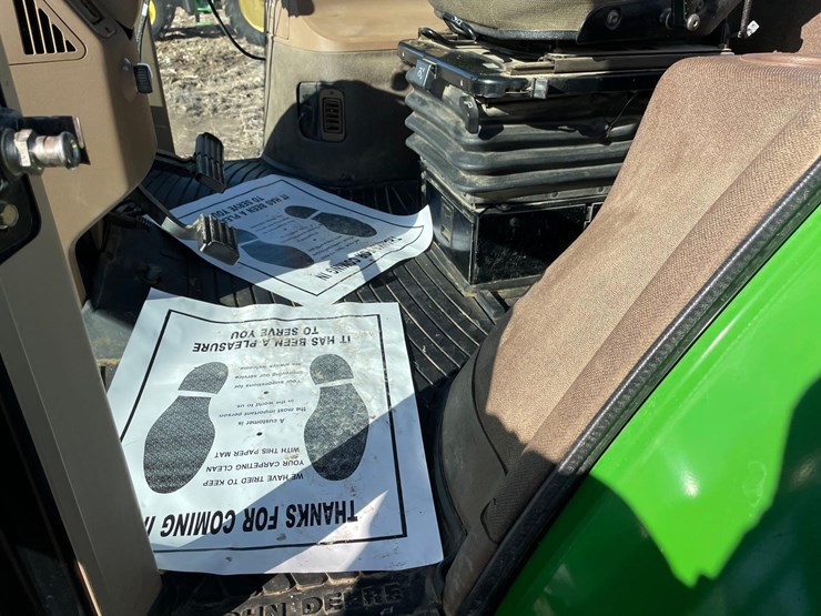 john-deere-8200-image-45