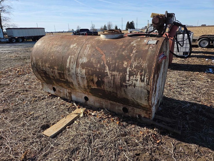 750-gallon-fuel-tank-image-1