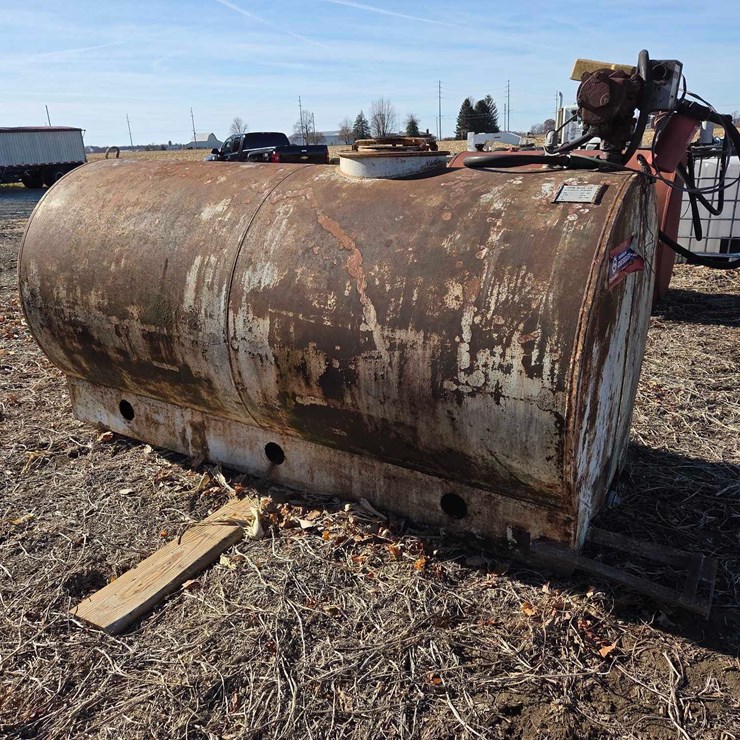 750 gallon fuel tank