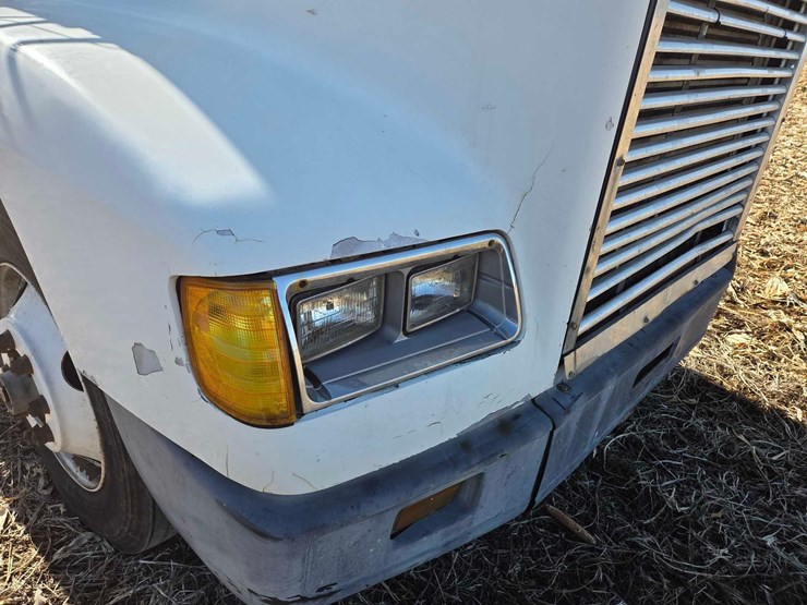 1994-freightliner-semi-image-31