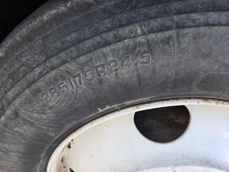 1994-freightliner-semi-image-7